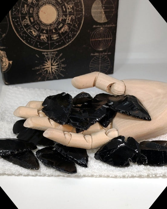 Obsidian Arrowheads Replicas